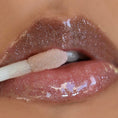 Load image into Gallery viewer, Glow Getter Hydrating Lip Oil 003, Champagne Kiss